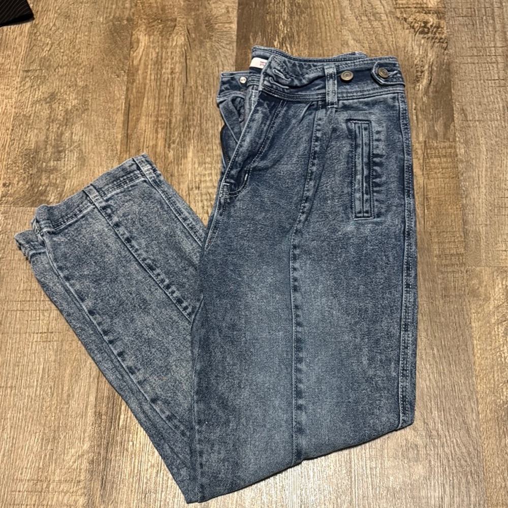 So super high rise, Stylish Blue Denim Jeans